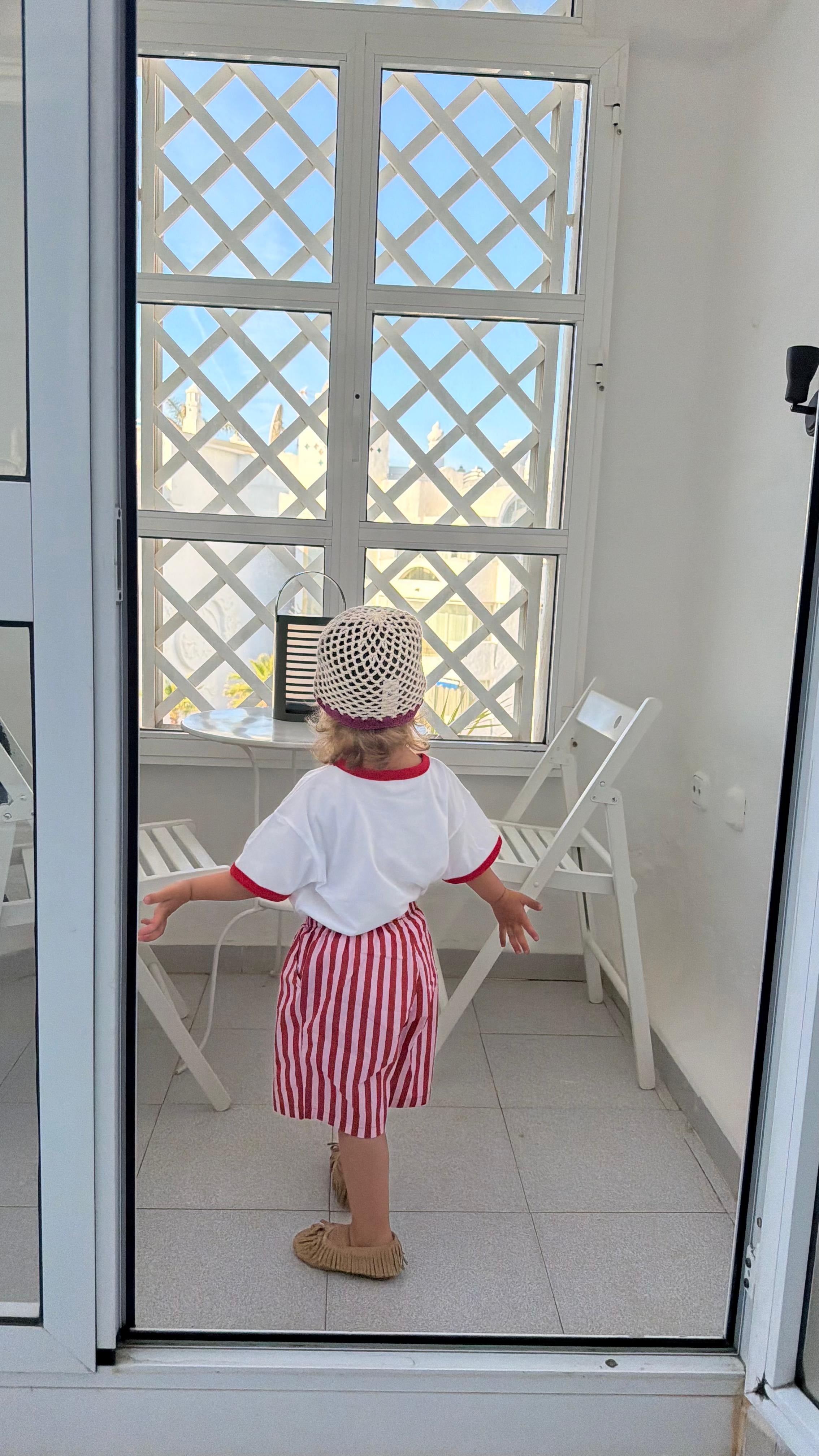 BERMUDA A RIGHE ROSSE